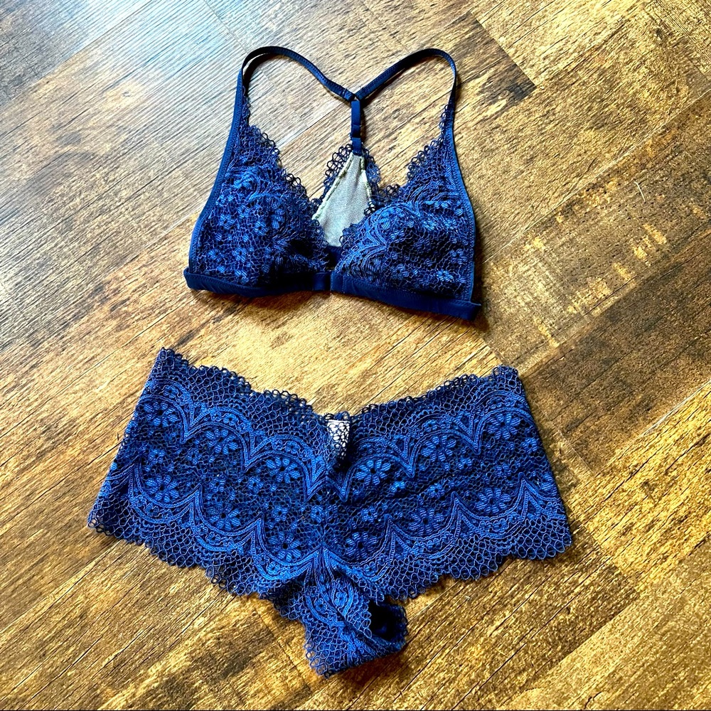 Victoria’s Secrets bralette & undies